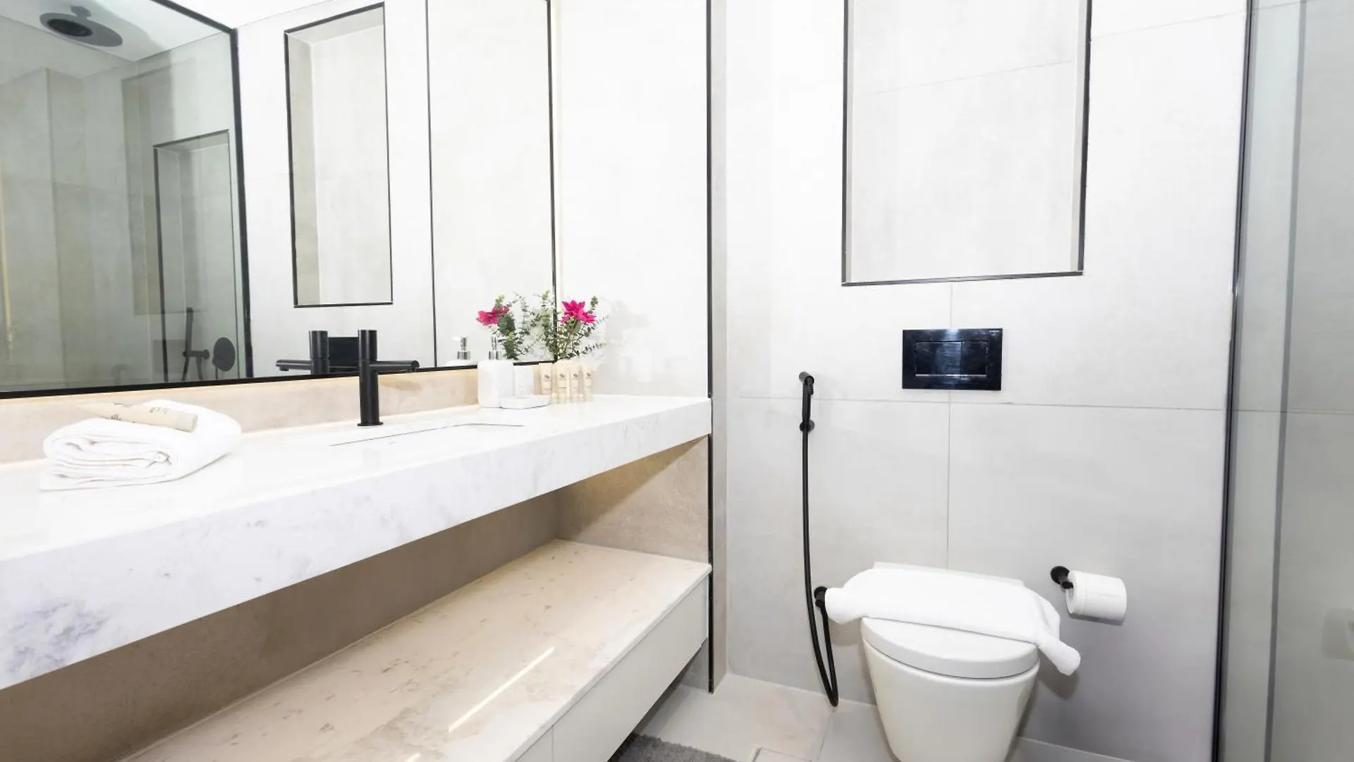 Spacious 2Br Apartment L Rooftop Pool L Gym Dubai 0*,