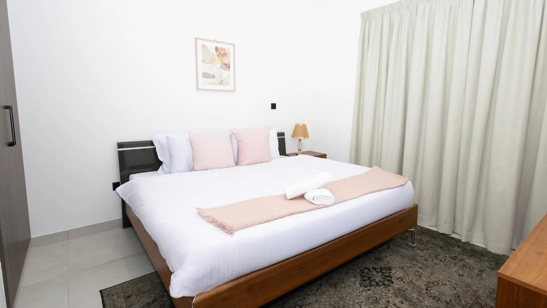Spacious 2Br Apartment L Rooftop Pool L Gym Dubaï