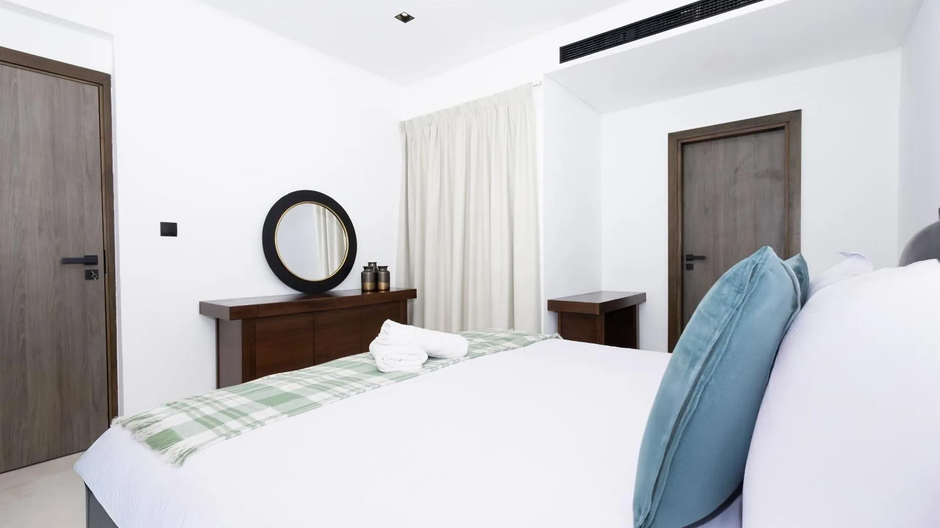 Spacious 2Br Apartment L Rooftop Pool L Gym Dubaj 0*,
